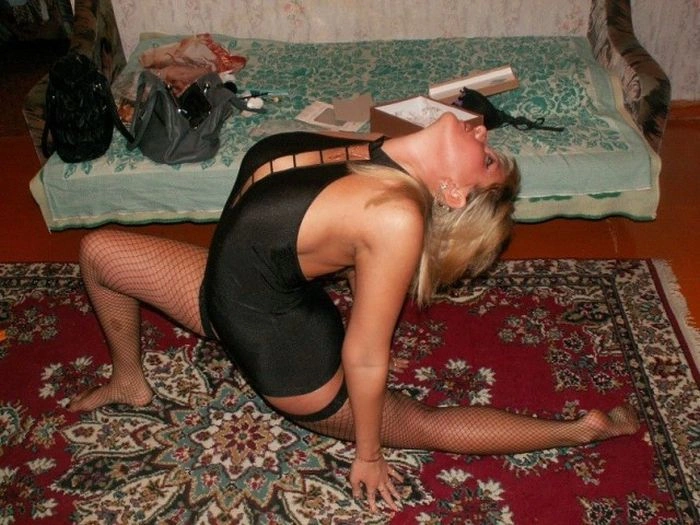 Дівчата фотографуються в затишній домашній обстановці (48 фото) – фото 26