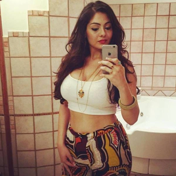 Модель плюс-сайз Паола Торренте посіла друге місце на конкурсі краси в Італії (23 фото) – фото 15