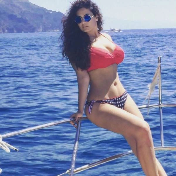 Модель плюс-сайз Паола Торренте посіла друге місце на конкурсі краси в Італії (23 фото) – фото 23