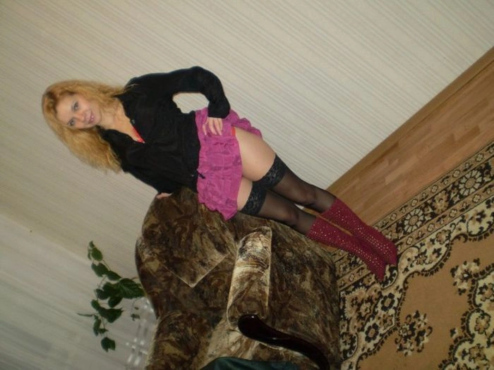 Симпатичні дівчата, які люблять фотографуватися вдома (48 фото) – фото 31