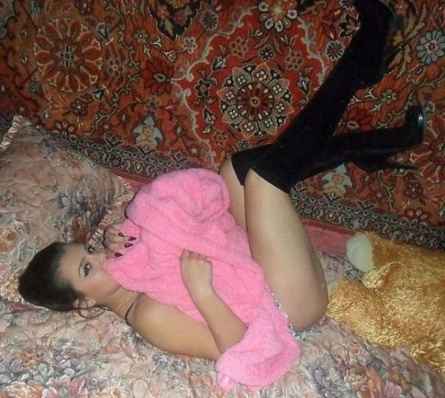 Симпатичні дівчата, які люблять фотографуватися вдома (48 фото) – фото 42