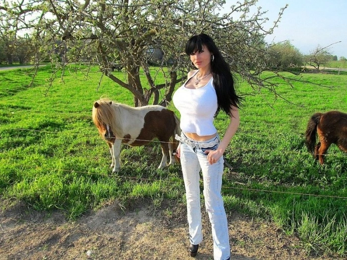 Прихильниця пластичної хірургії Вікторія Уайлд отримала новий п'ятий елемент (21 фото) – фото 13