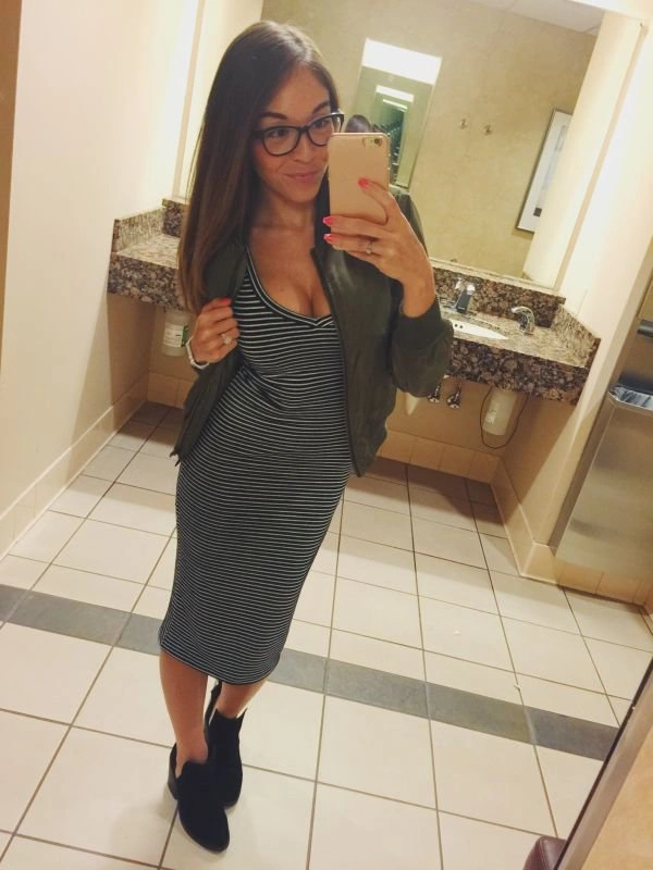 Дівчата фотографуються на роботі (30 фото) – фото 7