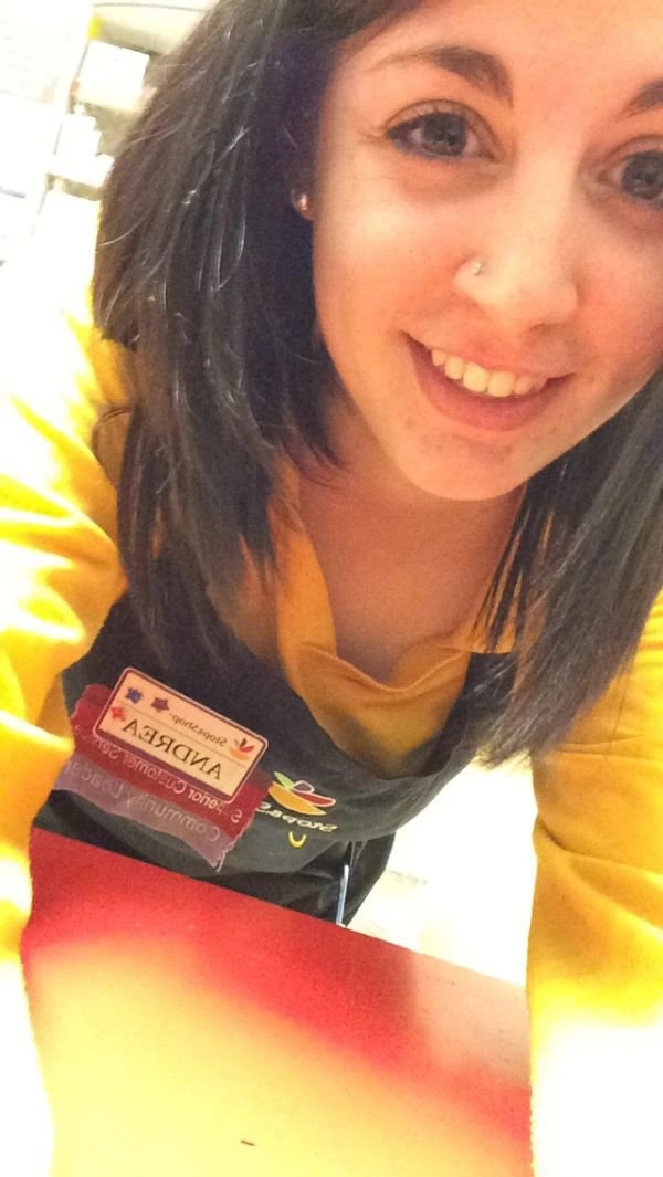 Дівчата фотографуються на роботі (30 фото) – фото 24