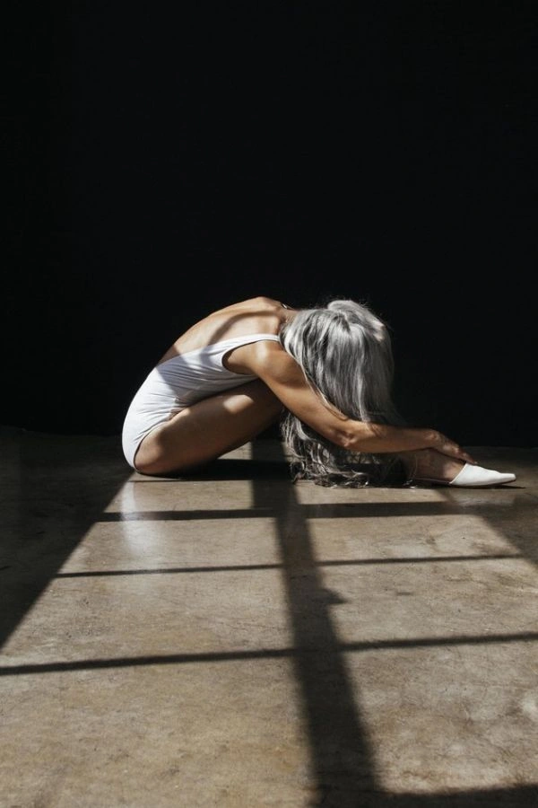 60-річна модель Ясміна Россі знялася в рекламі купальників (7 фото) – фото 6