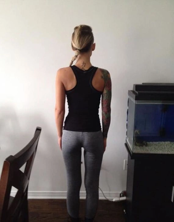 У Канаді велика грудь дівчини стала причиною конфлікту з керівництвом спортивного залу (4 фото) – фото 3