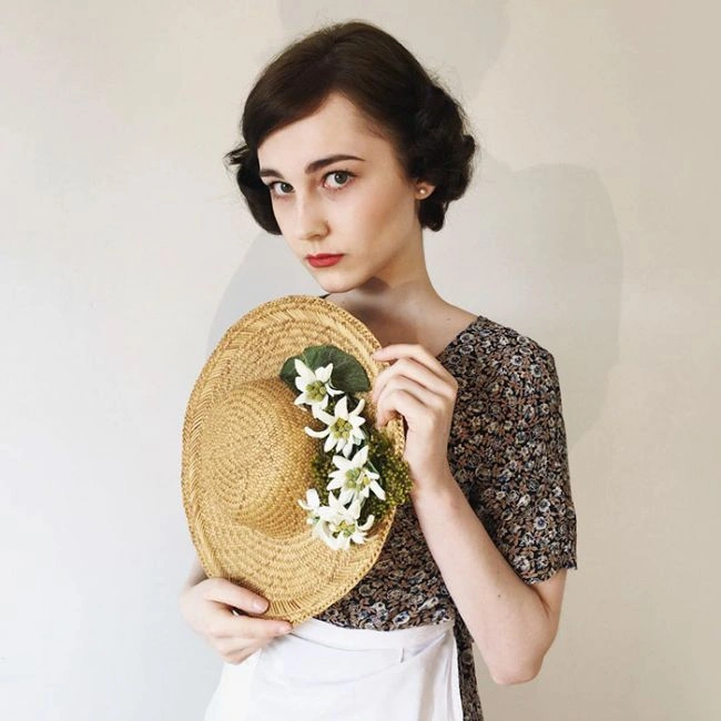 Аннеліс Франсін - 17-річна дівчина, яка може перетворитися на будь-яку красуню минулого (30 фото) – фото 2