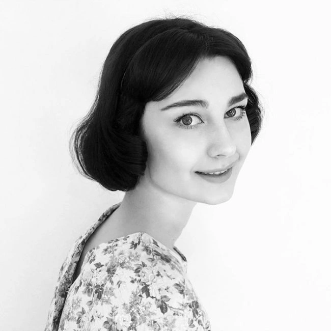 Аннеліс Франсін - 17-річна дівчина, яка може перетворитися на будь-яку красуню минулого (30 фото) – фото 7