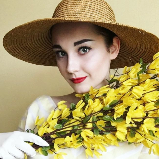 Аннеліс Франсін - 17-річна дівчина, яка може перетворитися на будь-яку красуню минулого (30 фото) – фото 9