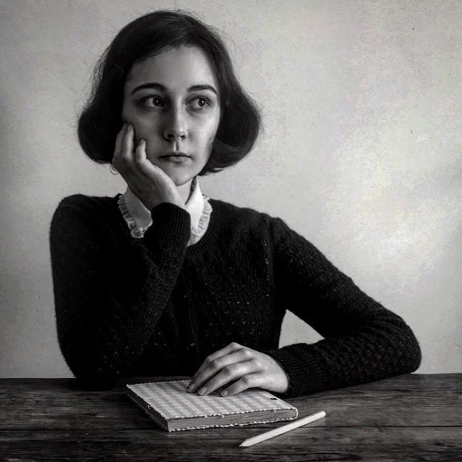 Аннеліс Франсін - 17-річна дівчина, яка може перетворитися на будь-яку красуню минулого (30 фото) – фото 10