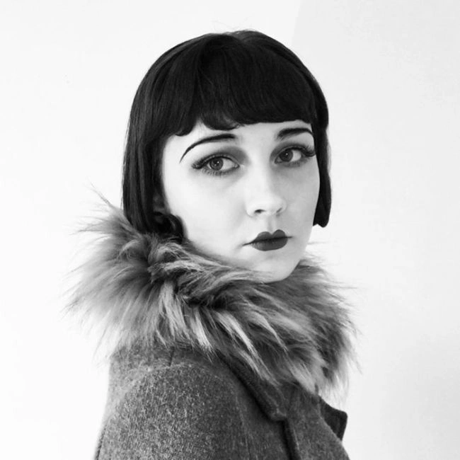 Аннеліс Франсін - 17-річна дівчина, яка може перетворитися на будь-яку красуню минулого (30 фото) – фото 15