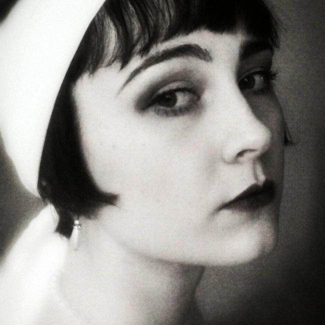 Аннеліс Франсін - 17-річна дівчина, яка може перетворитися на будь-яку красуню минулого (30 фото) – фото 23