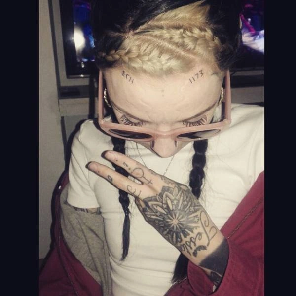 Дівчина, яка дуже любить модифікувати своє тіло (23 фото) – фото 4