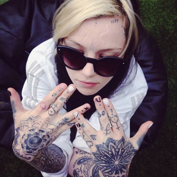 Дівчина, яка дуже любить модифікувати своє тіло (23 фото) – фото 5