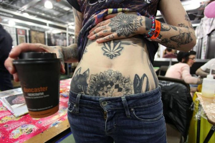 Дівчина, яка дуже любить модифікувати своє тіло (23 фото) – фото 22