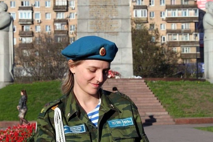 Чарівні дівчата у рядах ВДВ (34 фото) – фото 3