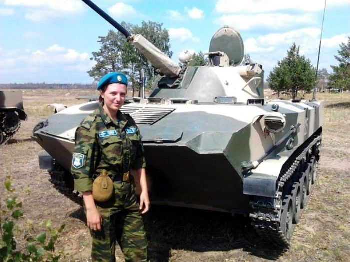 Чарівні дівчата у рядах ВДВ (34 фото) – фото 12