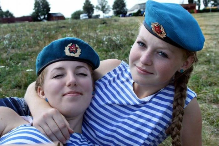 Чарівні дівчата у рядах ВДВ (34 фото) – фото 13