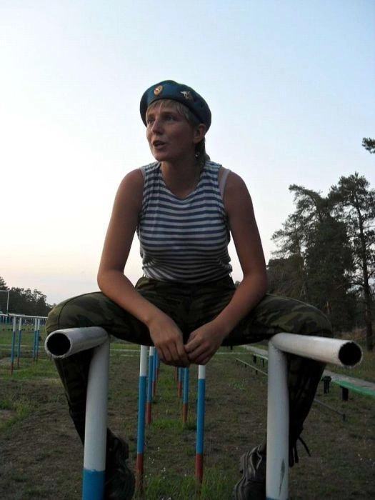 Чарівні дівчата у рядах ВДВ (34 фото) – фото 24