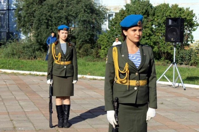 Чарівні дівчата у рядах ВДВ (34 фото) – фото 25