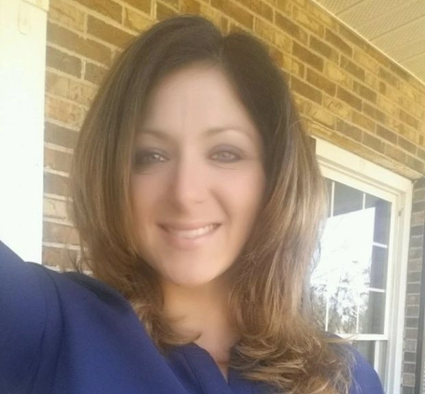 У США вчительку звільнили з роботи через те, що учень поширив її відверті фото (3 фото) – фото 1