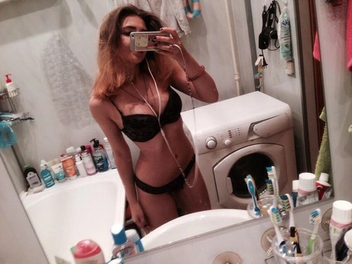 Заради популярності в соцмережах волгоградські школярки публікують свої інтимні фото (7 фото + текст) – фото 5