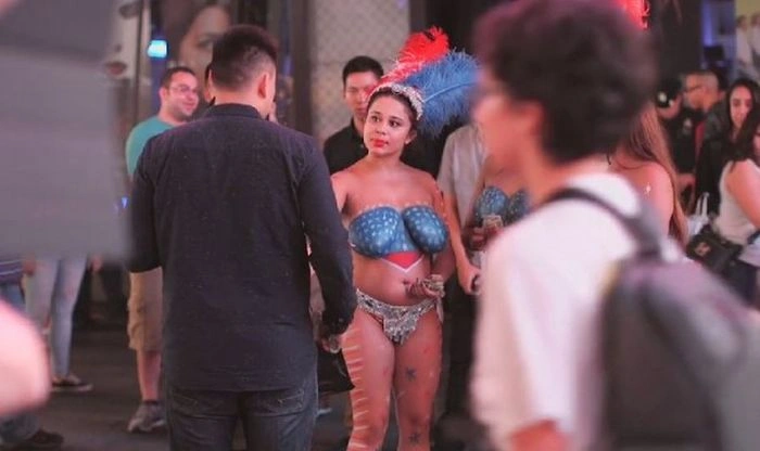 Активістки руху "Свободу соскам" розповіли про методи боротьби за рівність чоловіків і жінок (9 фото) – фото 3