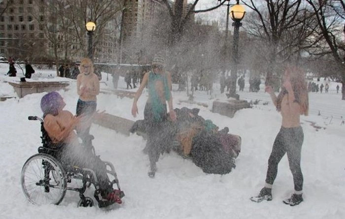 Активістки руху "Свободу соскам" розповіли про методи боротьби за рівність чоловіків і жінок (9 фото) – фото 7