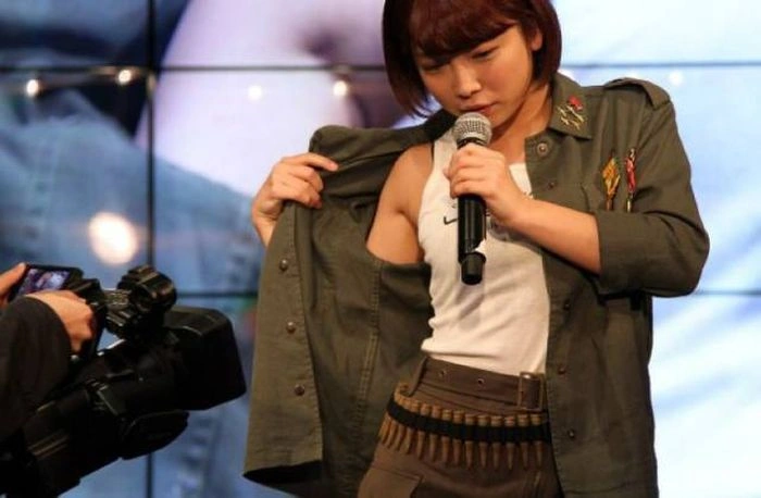 Трусики порноактриси Мани Сакури стали утішним призом для японських геймерів (10 фото) – фото 4