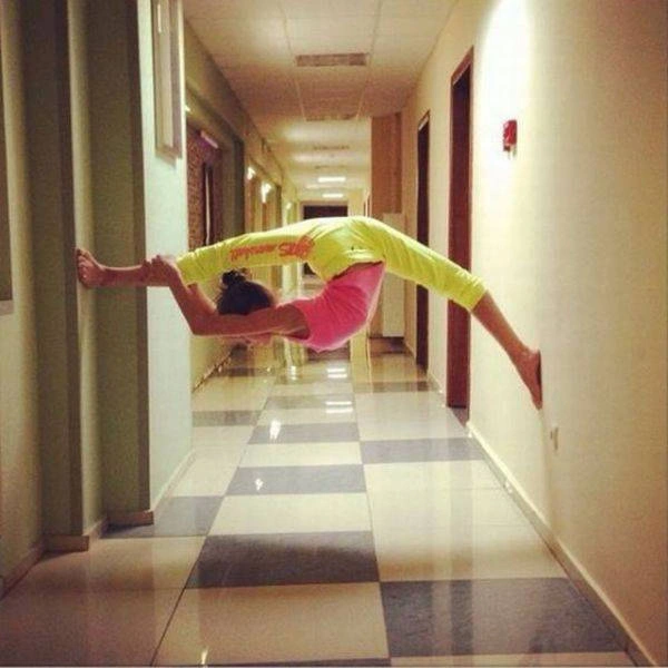 Підбірка фото гнучких дівчат (64 фото) – фото 3