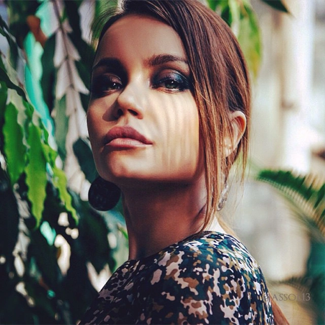 Тверчанку Ассоль Васильєву назвали двійником актриси Анджеліни Джолі (30 фото) – фото 7