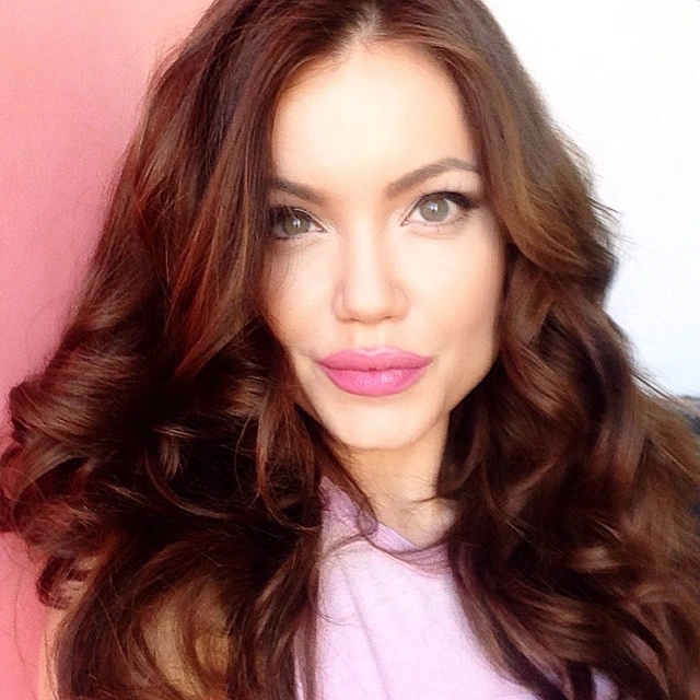 Тверчанку Ассоль Васильєву назвали двійником актриси Анджеліни Джолі (30 фото) – фото 13