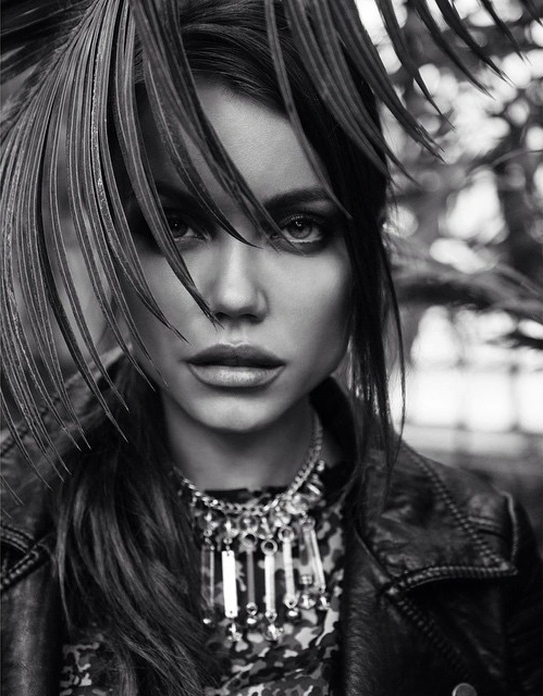 Тверчанку Ассоль Васильєву назвали двійником актриси Анджеліни Джолі (30 фото) – фото 16