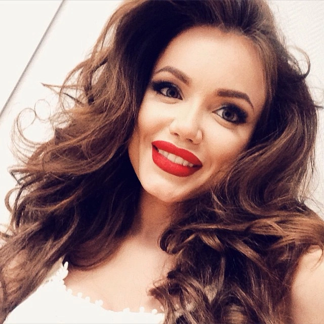 Тверчанку Ассоль Васильєву назвали двійником актриси Анджеліни Джолі (30 фото) – фото 29