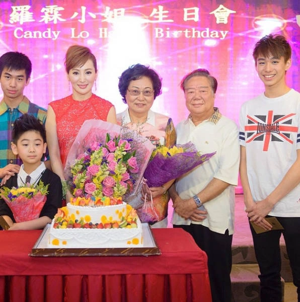 Вгадайте вік дівчини на цьому фото (28 фото) – фото 5