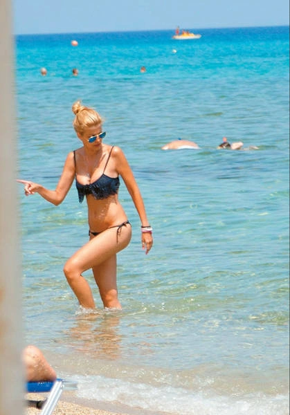 Олена Рапті - найбільш привабливий член грецького парламенту (22 фото) – фото 15