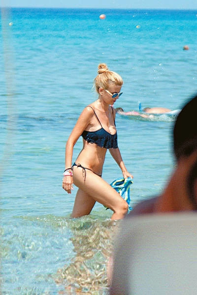 Олена Рапті - найбільш привабливий член грецького парламенту (22 фото) – фото 16