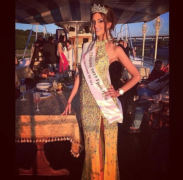 Оксана Воєводіна перемогла у конкурсі "Міс Москва - 2015" (13 фото) – фото 18