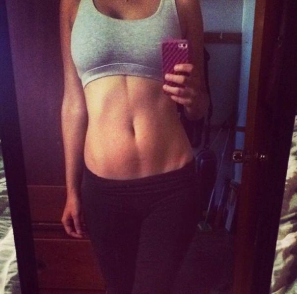 Дівчата в спортивних бюстгальтерах (38 фото) – фото 10