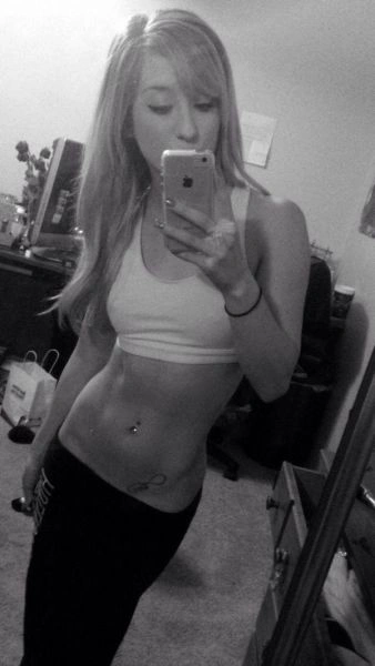 Дівчата в спортивних бюстгальтерах (38 фото) – фото 26