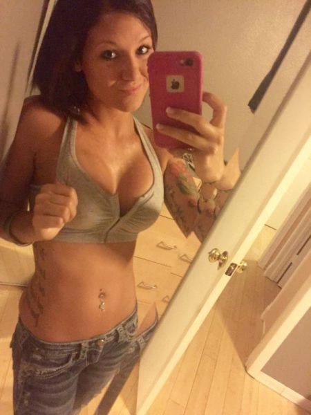 Дівчата в спортивних бюстгальтерах (38 фото) – фото 27