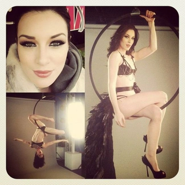 Фото порноактрис поза кадром (76 фото) – фото 34