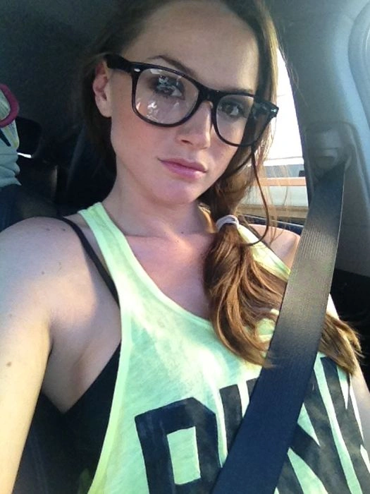 Фото порноактрис поза кадром (76 фото) – фото 76