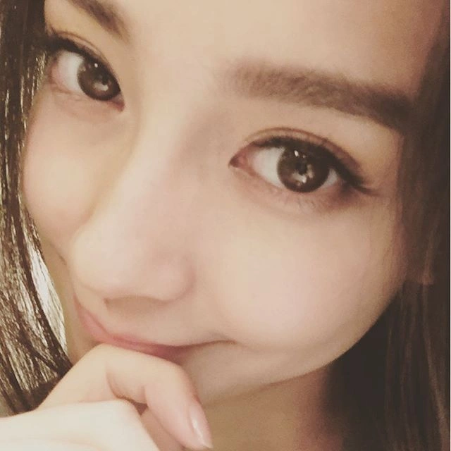 Китайській актрисі Енг Він (Анджелі Бейбі) довелося довести природність своєї краси (21 фото) – фото 18