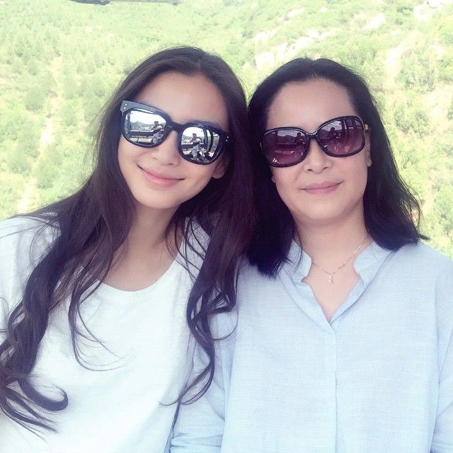 Китайській актрисі Енг Він (Анджелі Бейбі) довелося довести природність своєї краси (21 фото) – фото 19