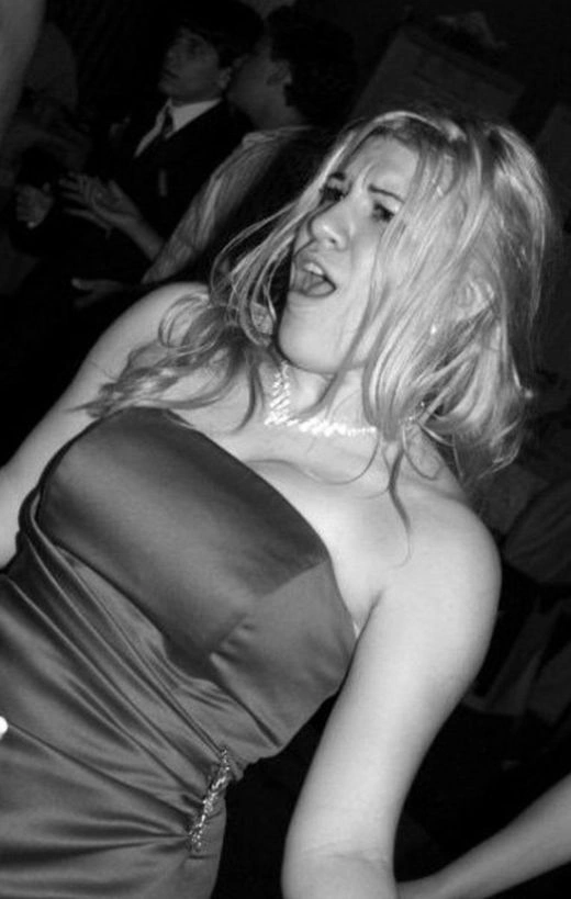 У США молоду вчителя затримали за інтимні стосунки з ученицею (10 фото) – фото 8