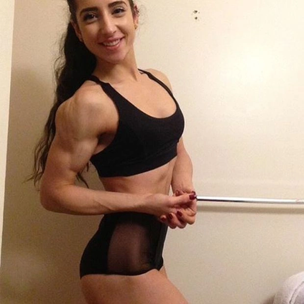 Дівчина, яка страждала від анорексії, одужала і зайнялась бодібілдингом (9 фото) – фото 7