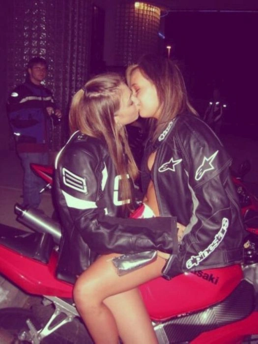 Поцілунки дівчат (22 фото) – фото 5