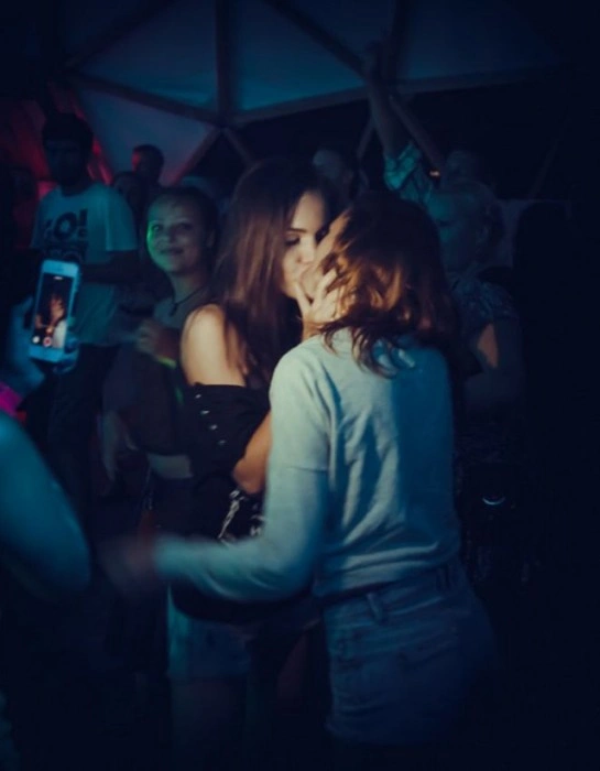 Поцілунки дівчат (22 фото) – фото 11