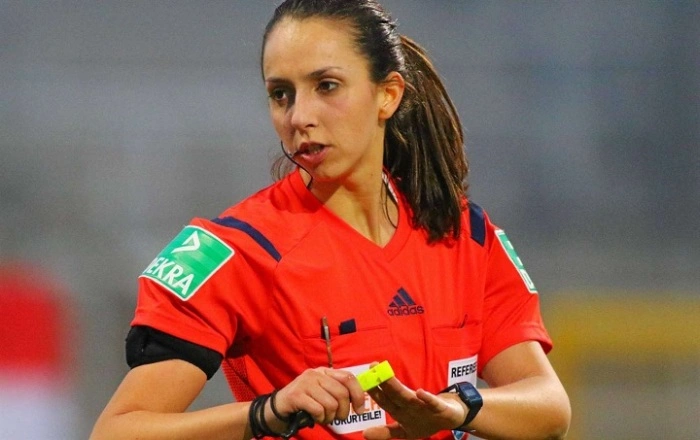 Найкрасивіші жінки-судді зі світу футболу (13 фото) – фото 8